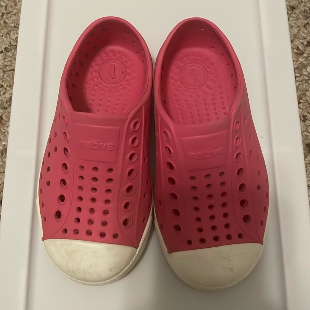 Toddler hot pink natives